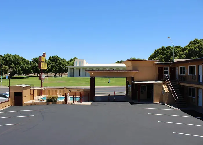 Rodeway Downtown Inn 4*