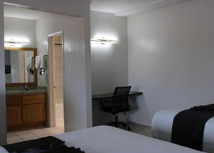 Rodeway Downtown 4*